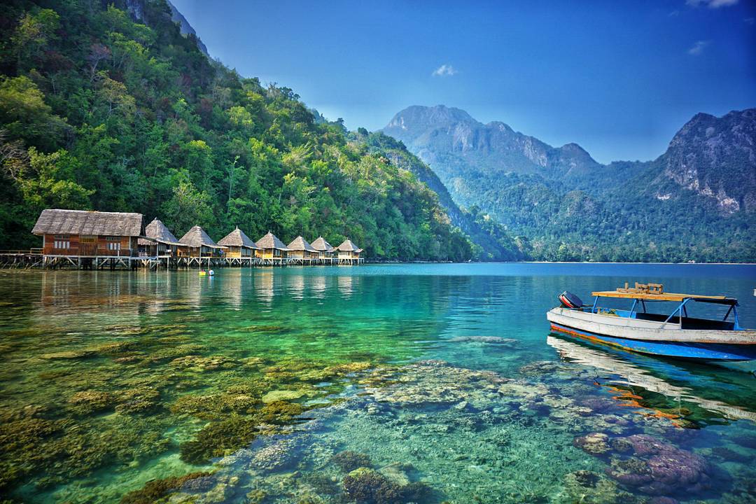 Pantai Ora, Surga Tersembunyi di Maluku Tengah